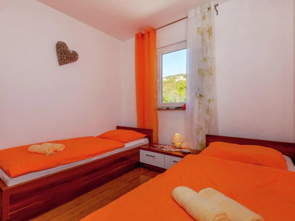 Peaceful Apartment In Dramalj With Bubble Bath