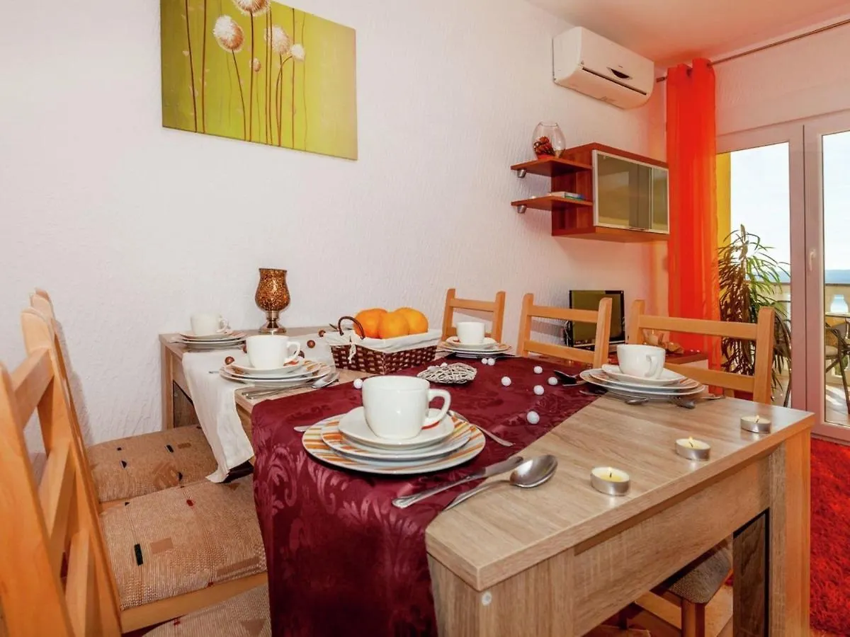 Peaceful Apartment In Dramalj With Bubble Bath