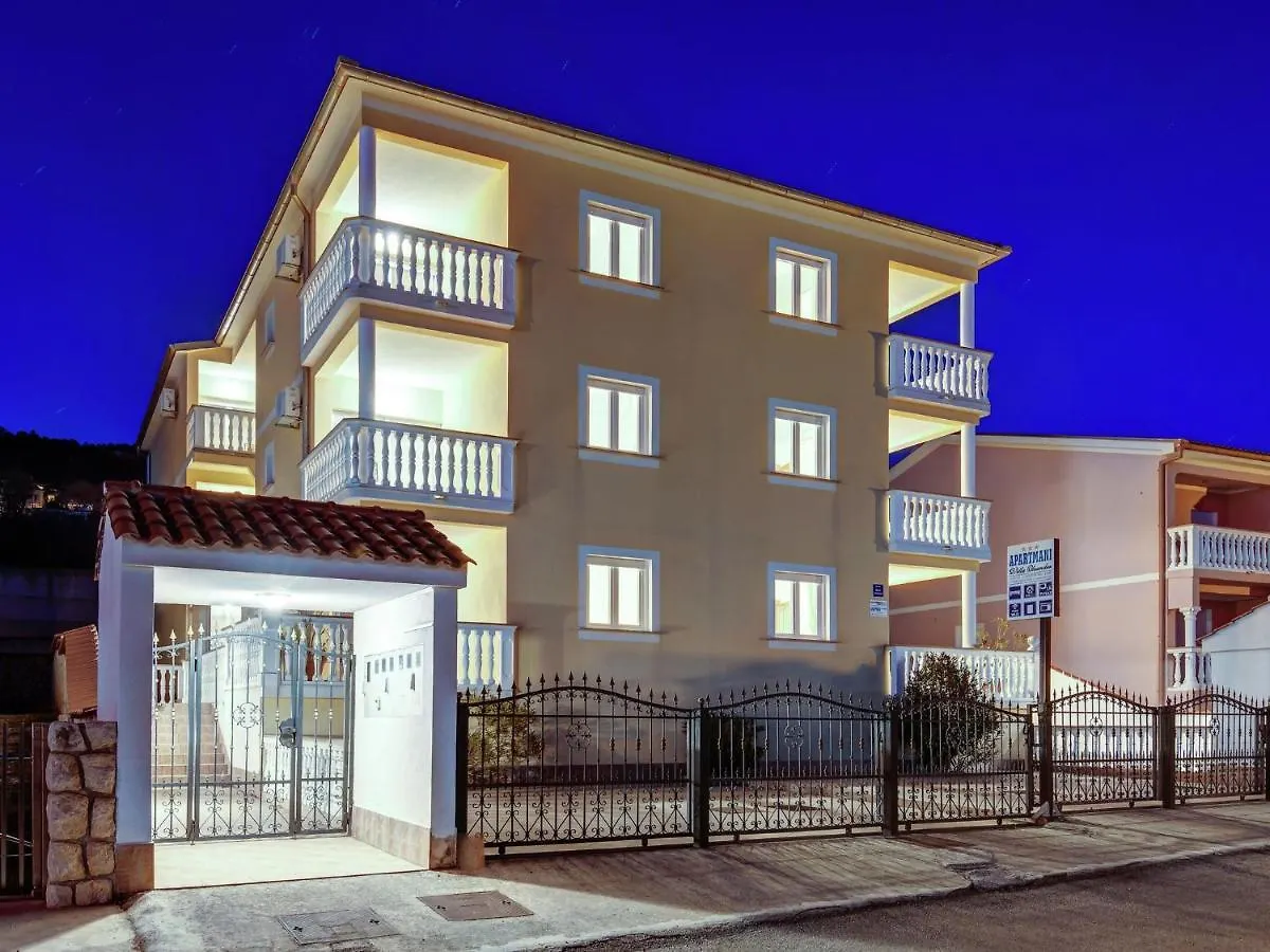 Peaceful Apartment In Dramalj With Bubble Bath