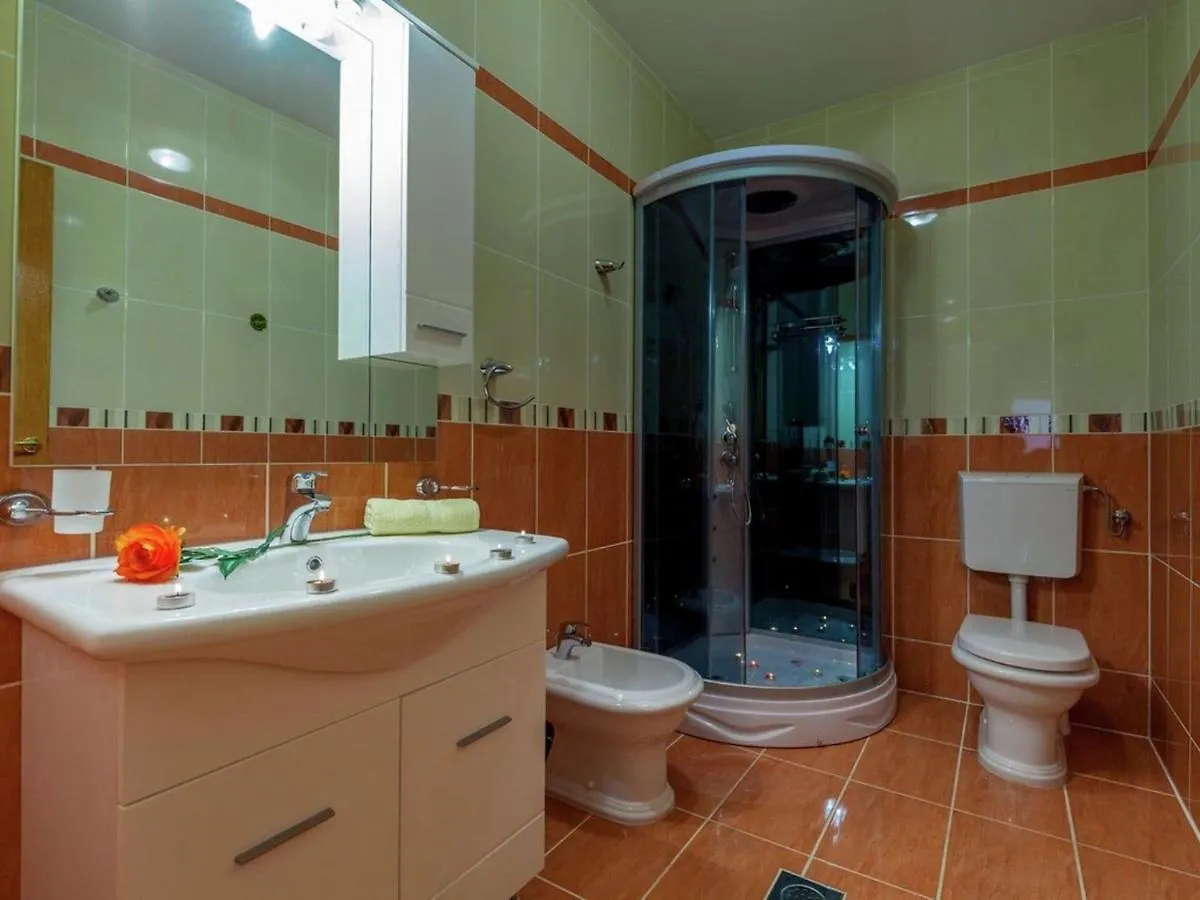 Peaceful Apartment In Dramalj With Bubble Bath Croatia