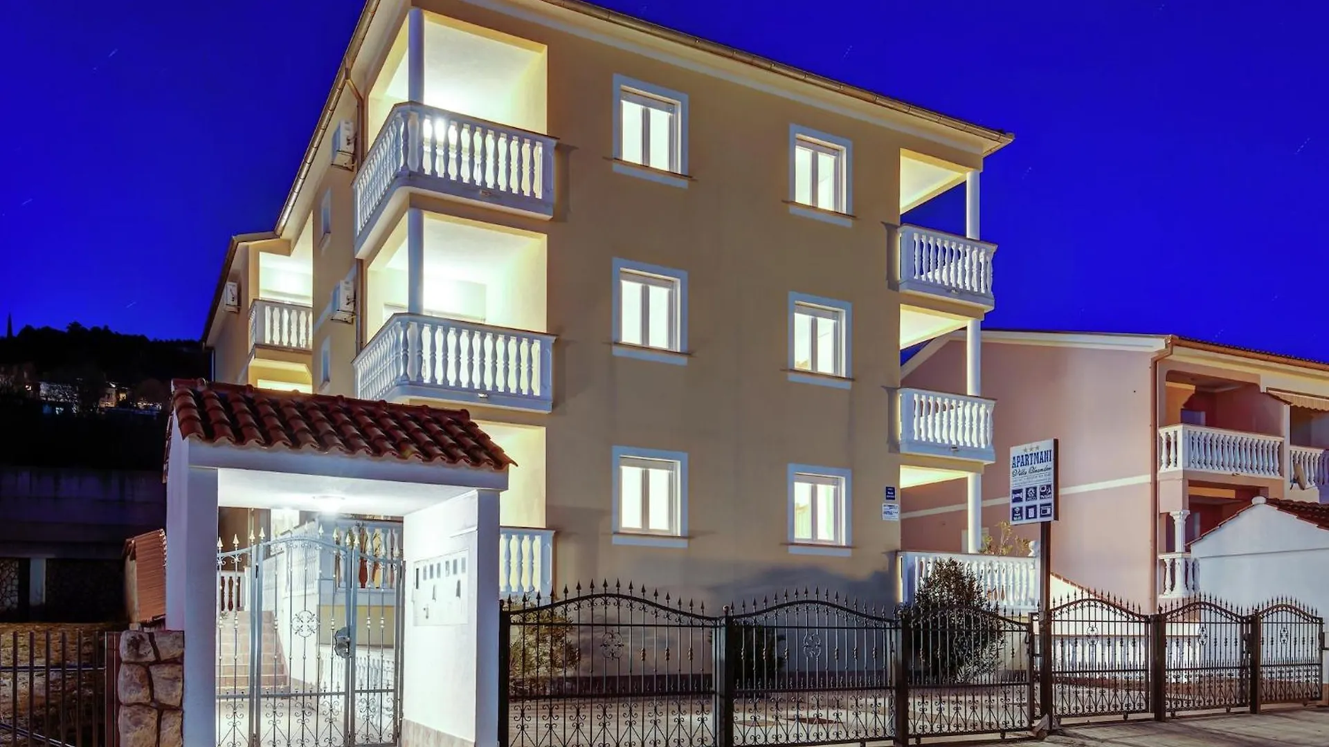 Peaceful Apartment In Dramalj With Bubble Bath 0*,