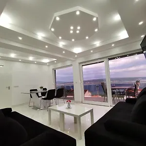  Apartmán Blazevic, Heated Pool&jacuzzi